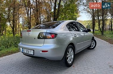 Седан Mazda 3 2005 в Жовкве