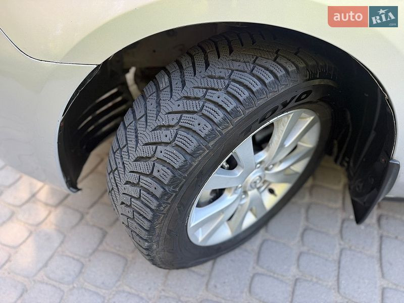 Седан Mazda 3 2005 в Жовкве