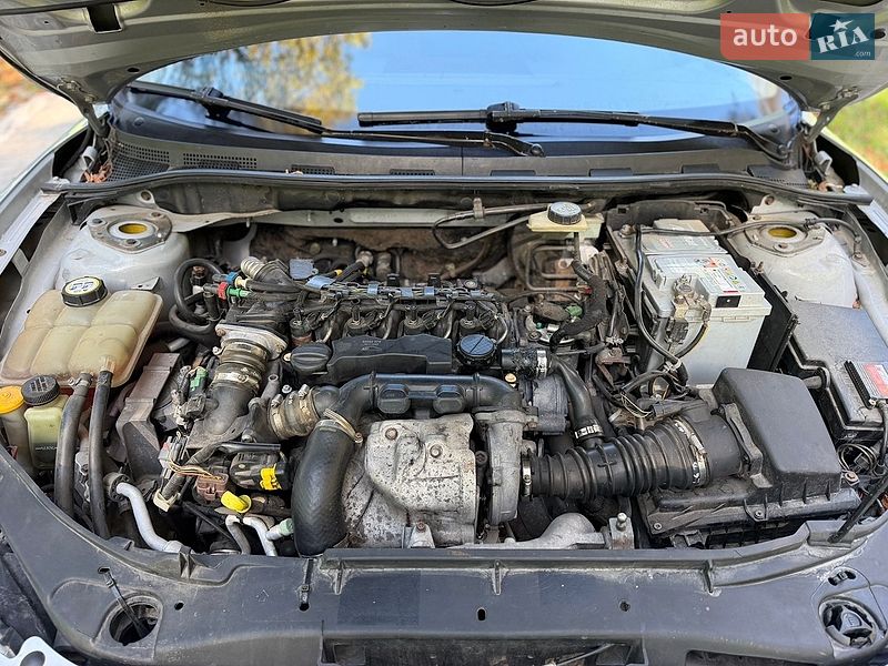 Седан Mazda 3 2005 в Жовкве