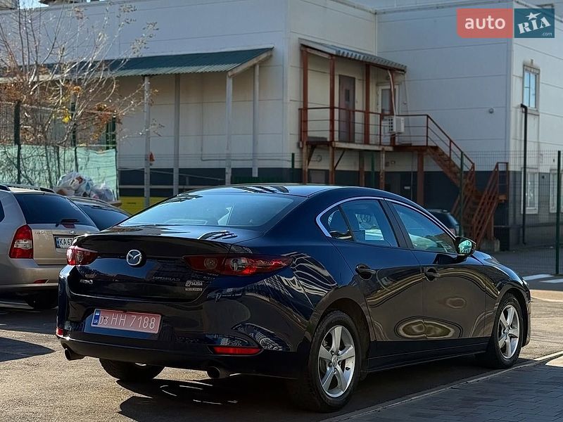 Седан Mazda 3 2019 в Львове