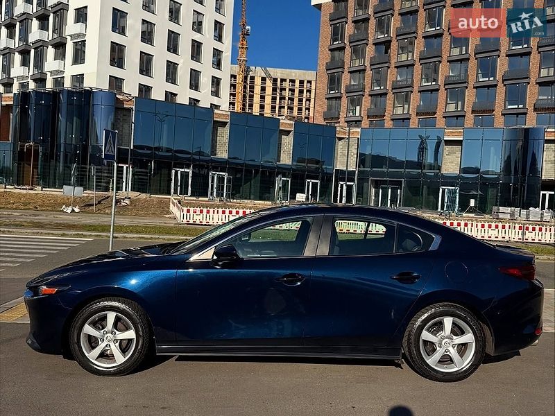 Седан Mazda 3 2019 в Львове