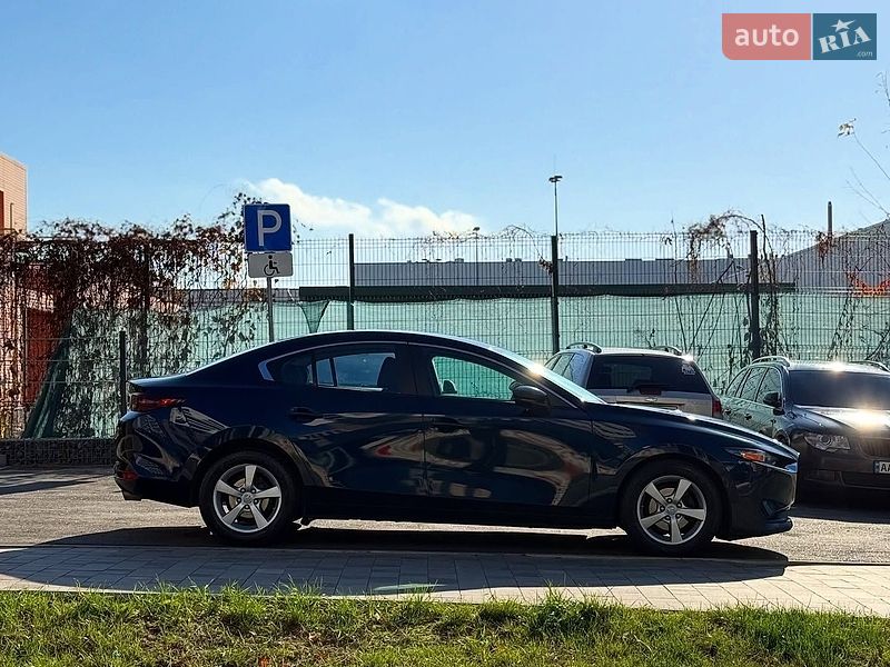 Седан Mazda 3 2019 в Львове
