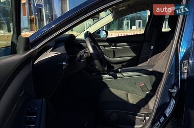 Седан Mazda 3 2019 в Львове