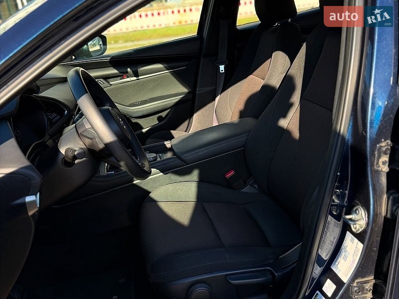 Седан Mazda 3 2019 в Львове