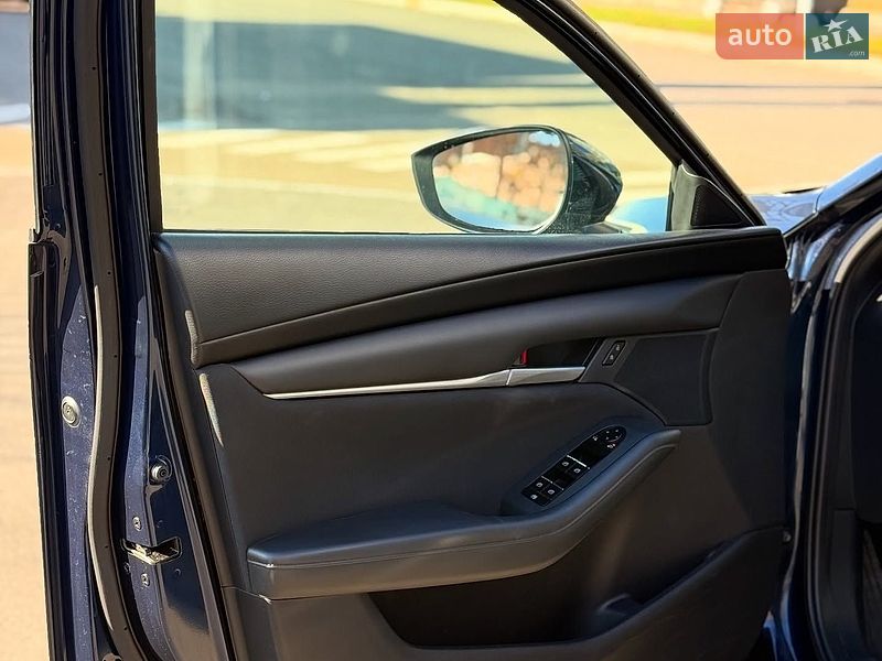 Седан Mazda 3 2019 в Львове