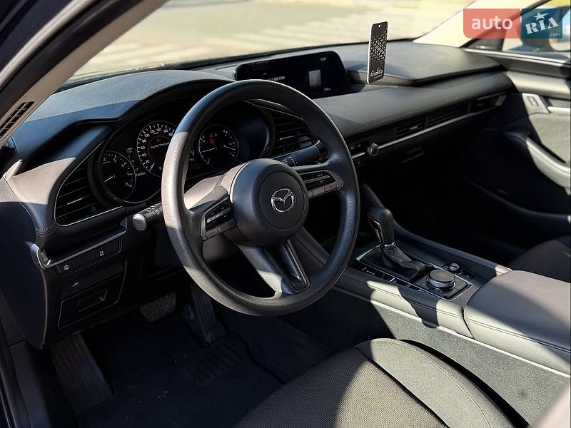 Седан Mazda 3 2019 в Львове