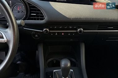 Седан Mazda 3 2019 в Львове
