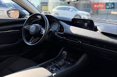 Седан Mazda 3 2019 в Львове