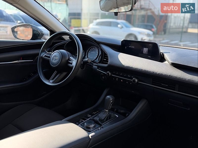 Седан Mazda 3 2019 в Львове