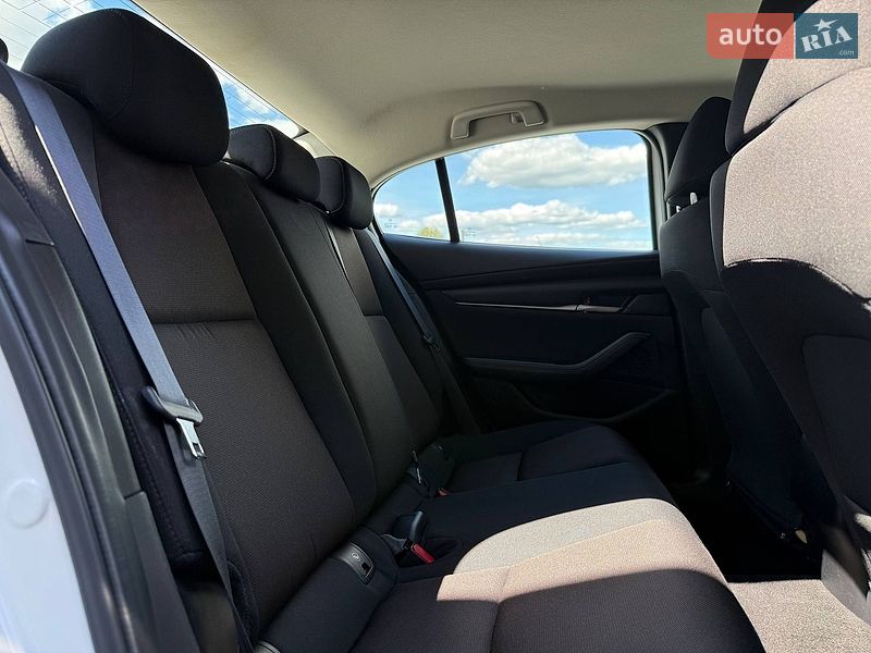 Седан Mazda 3 2023 в Рівному