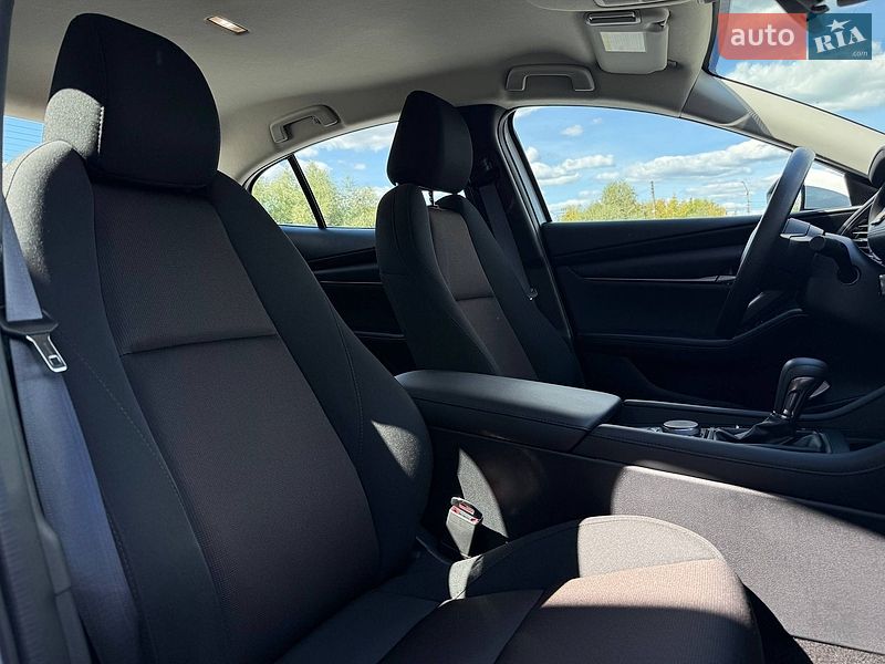Седан Mazda 3 2023 в Рівному