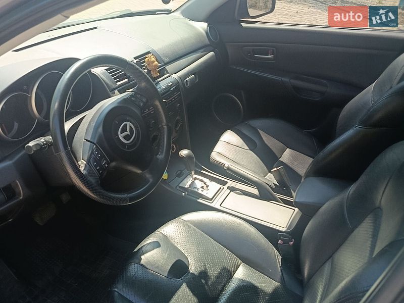 Хэтчбек Mazda 3 2004 в Ужгороде