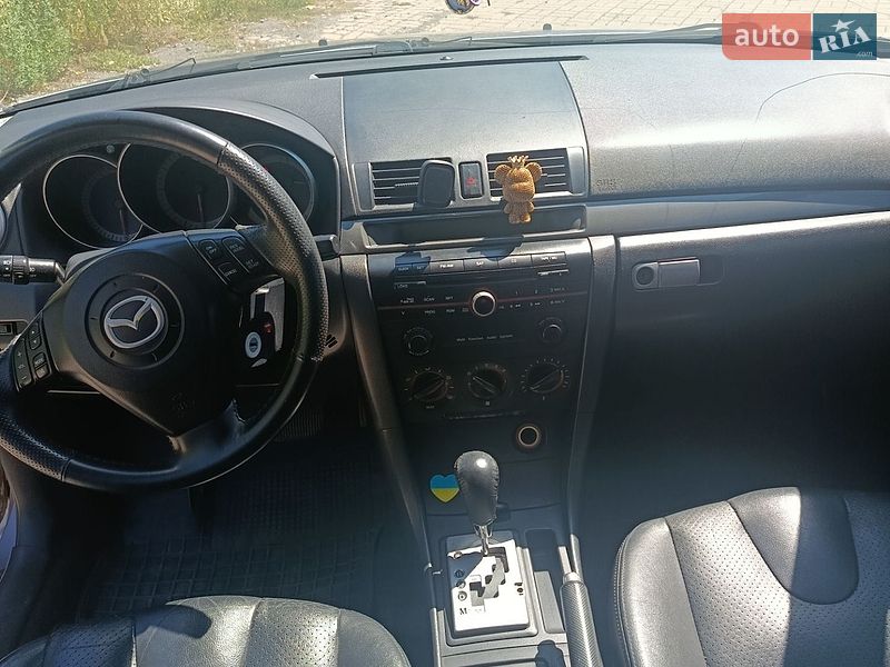 Хэтчбек Mazda 3 2004 в Ужгороде