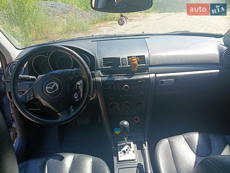 Хэтчбек Mazda 3 2004 в Ужгороде