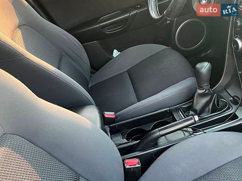 Седан Mazda 3 2008 в Киеве
