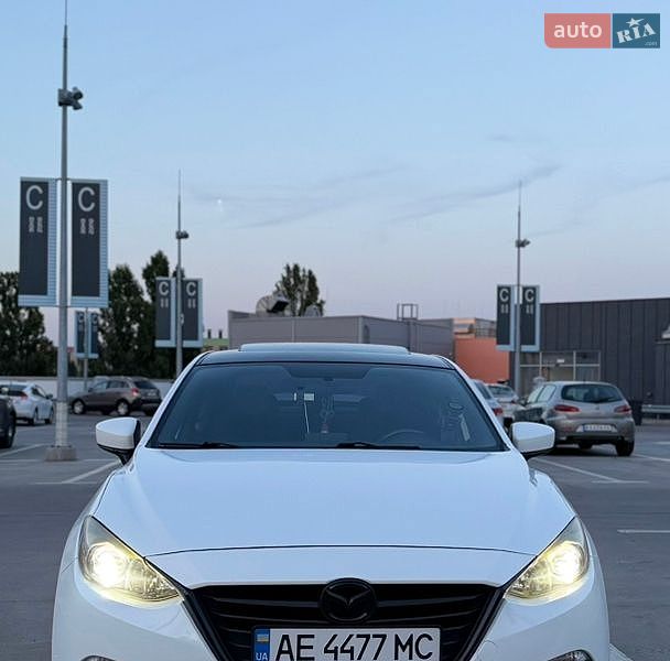 Седан Mazda 3 2015 в Києві