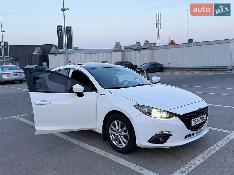 Седан Mazda 3 2015 в Києві