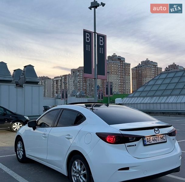 Седан Mazda 3 2015 в Києві