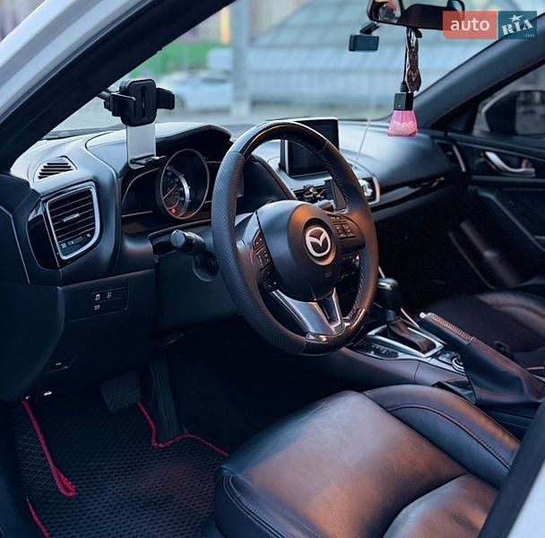 Седан Mazda 3 2015 в Києві