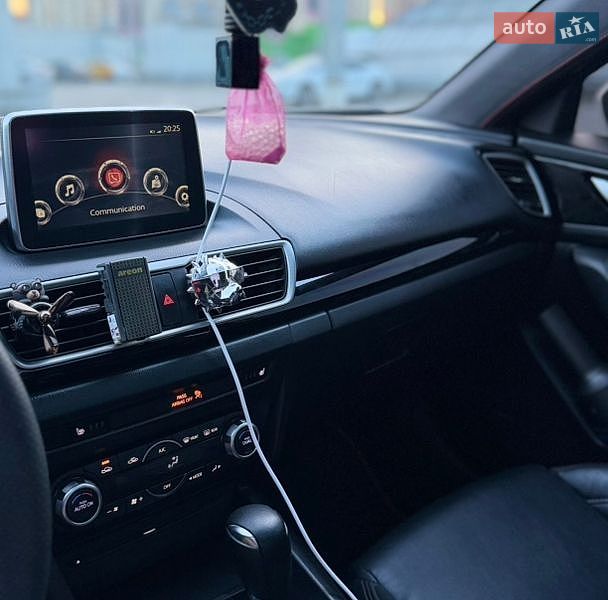 Седан Mazda 3 2015 в Києві