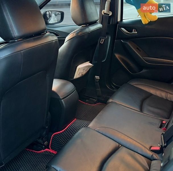 Седан Mazda 3 2015 в Києві