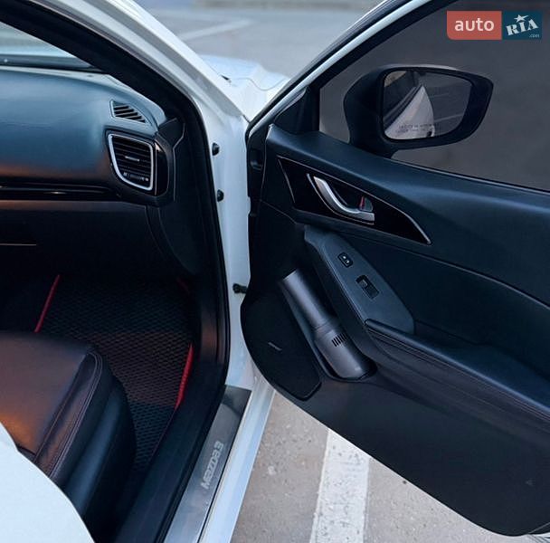 Седан Mazda 3 2015 в Києві