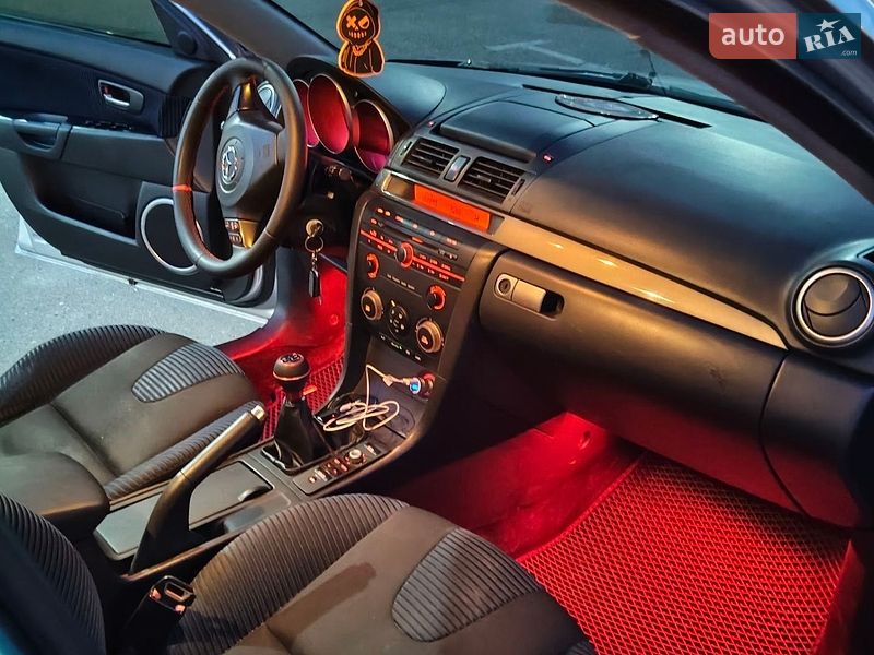 Хэтчбек Mazda 3 2003 в Одессе