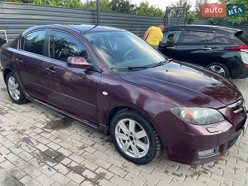 Седан Mazda 3 2006 в Ивано-Франковске