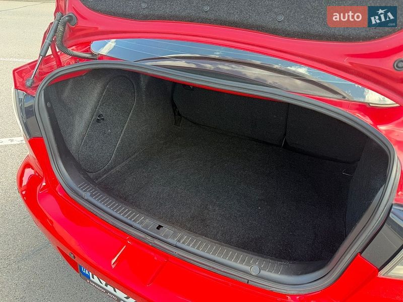 Седан Mazda 3 2008 в Киеве