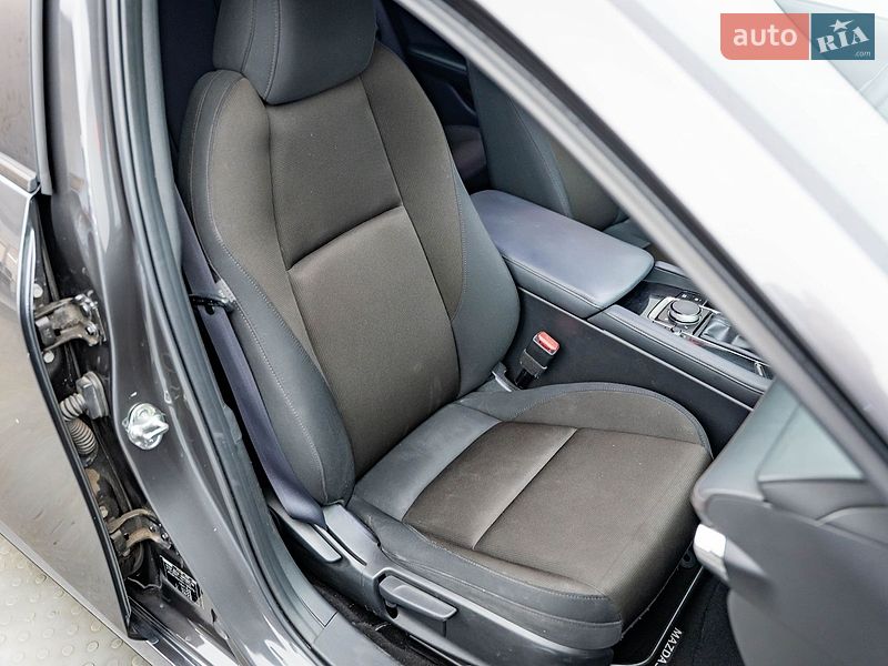 Седан Mazda 3 2019 в Киеве