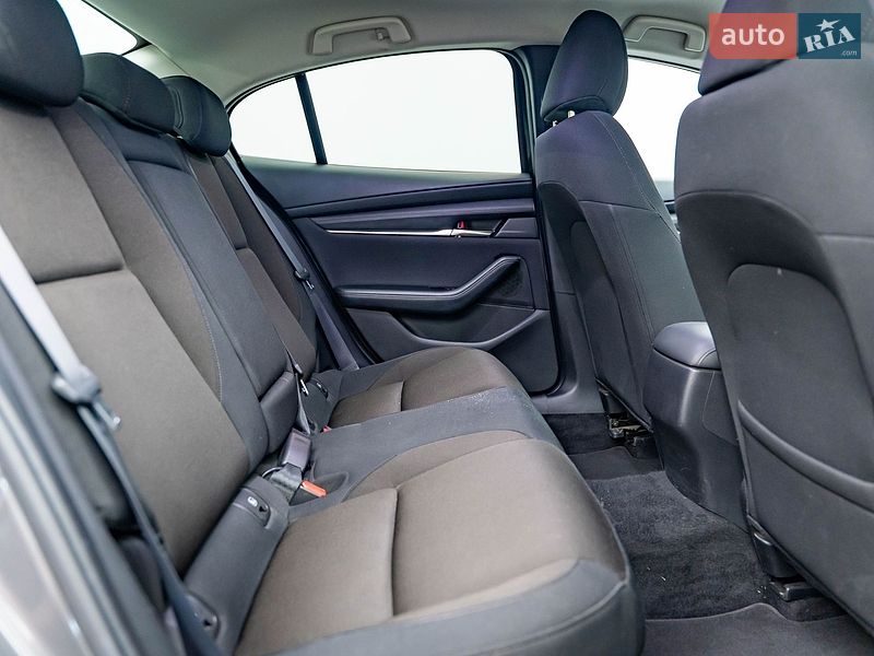 Седан Mazda 3 2019 в Киеве