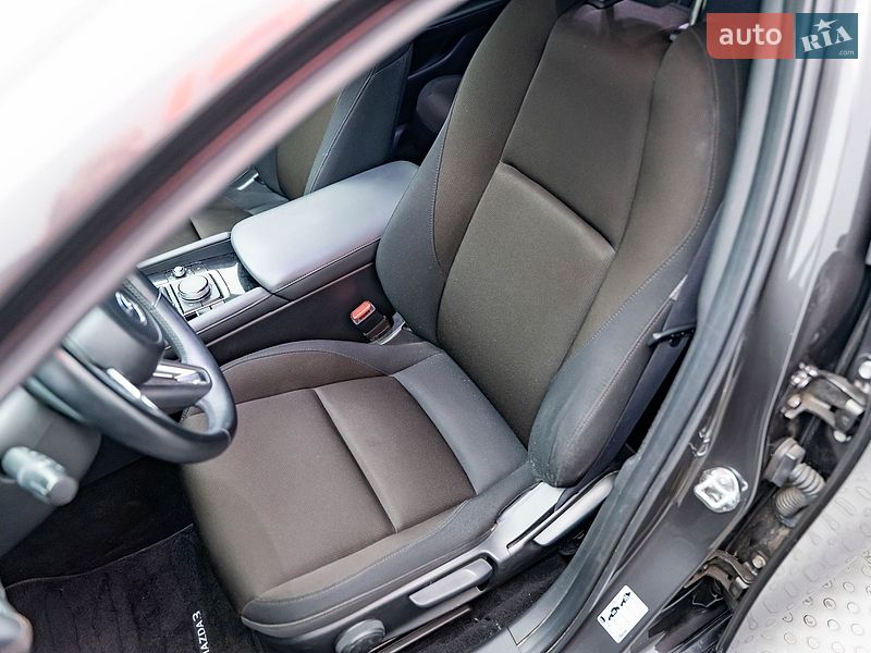 Седан Mazda 3 2019 в Киеве