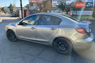 Mazda 3  2011
