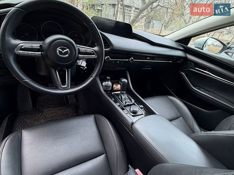 Седан Mazda 3 2019 в Ровно