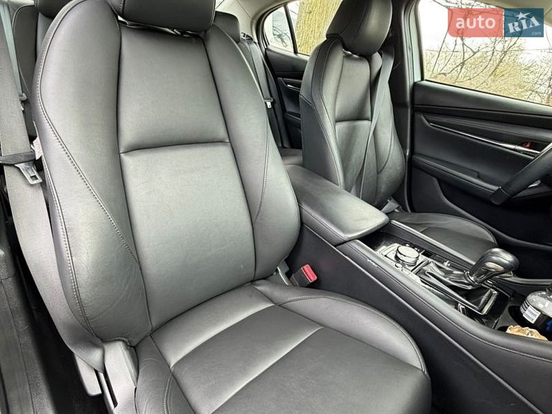 Седан Mazda 3 2019 в Ровно