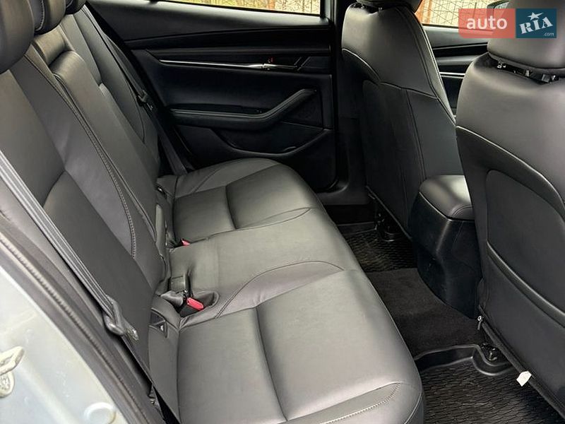Седан Mazda 3 2019 в Ровно