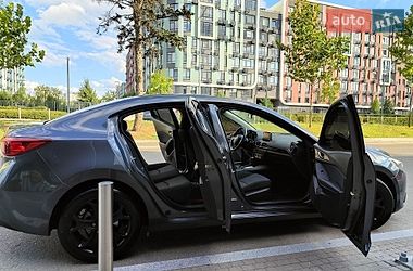 Седан Mazda 3 2016 в Киеве