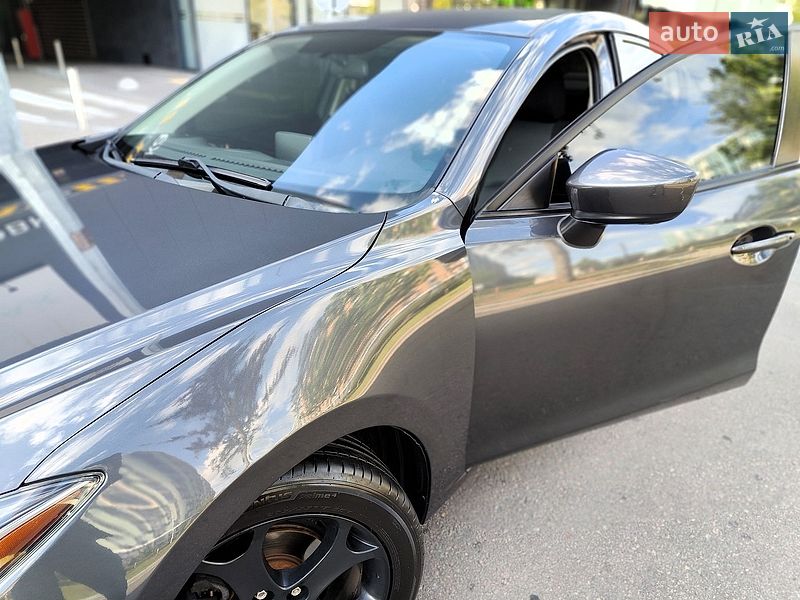 Седан Mazda 3 2016 в Киеве