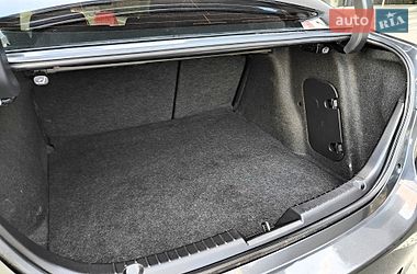 Седан Mazda 3 2016 в Киеве