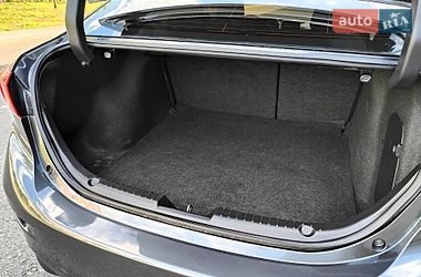 Седан Mazda 3 2016 в Киеве