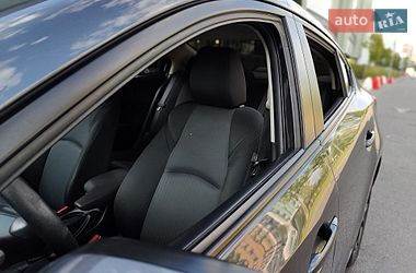 Седан Mazda 3 2016 в Киеве