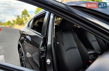 Седан Mazda 3 2016 в Киеве