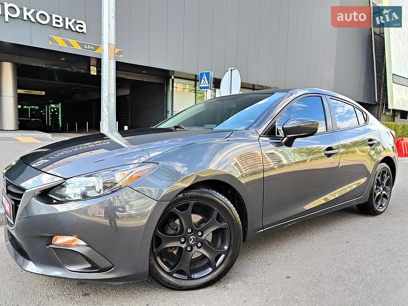 Седан Mazda 3 2016 в Киеве