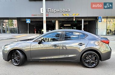 Седан Mazda 3 2016 в Киеве