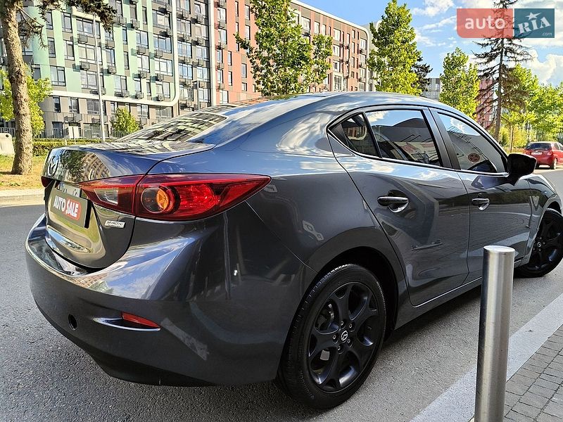 Седан Mazda 3 2016 в Киеве