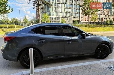 Седан Mazda 3 2016 в Киеве