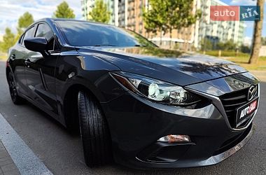 Седан Mazda 3 2016 в Киеве