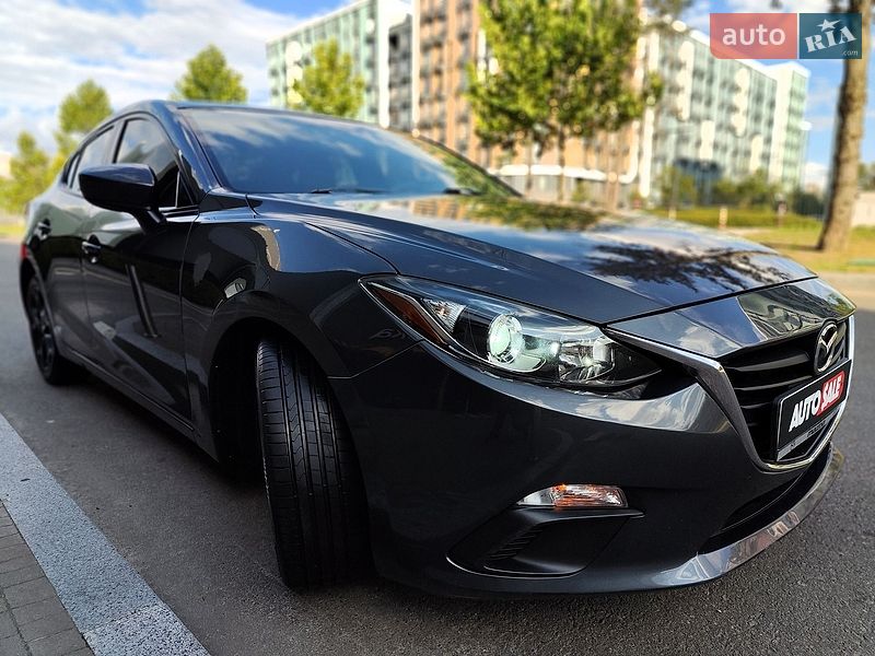 Седан Mazda 3 2016 в Киеве
