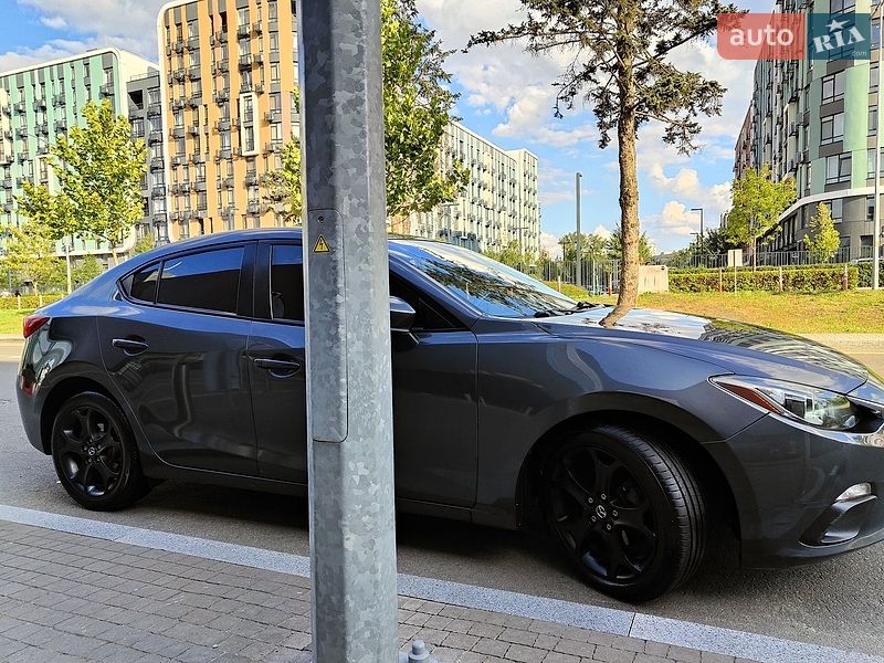 Седан Mazda 3 2016 в Киеве