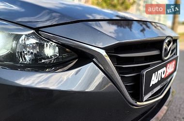 Седан Mazda 3 2016 в Киеве